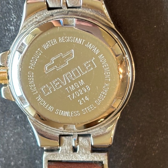 Chevrolet Corvette Ladies Silver Gold Watch 1990's Leather Band Quartz Accuracy - Picture 4 of 14